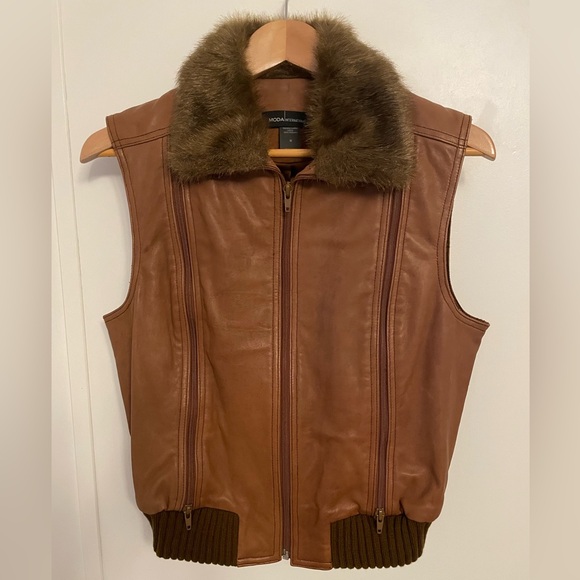 Moda International Jackets & Blazers - VTG Moda International Brown Leather Vest with Faux Fur Size M Aviator Bomber